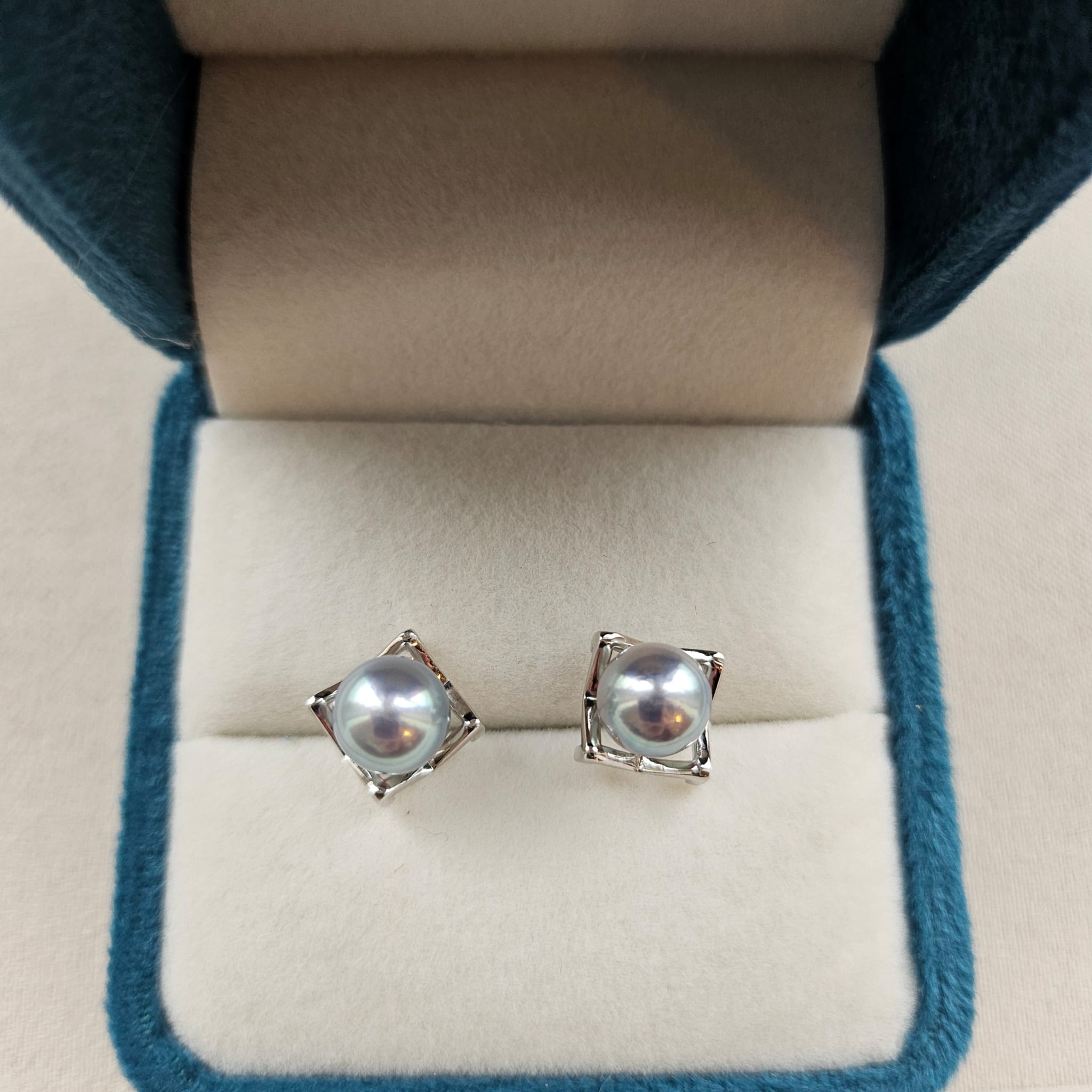 Framed Gleam · 7–8mm Akoya Pearl 3‑Way Stud Earrings