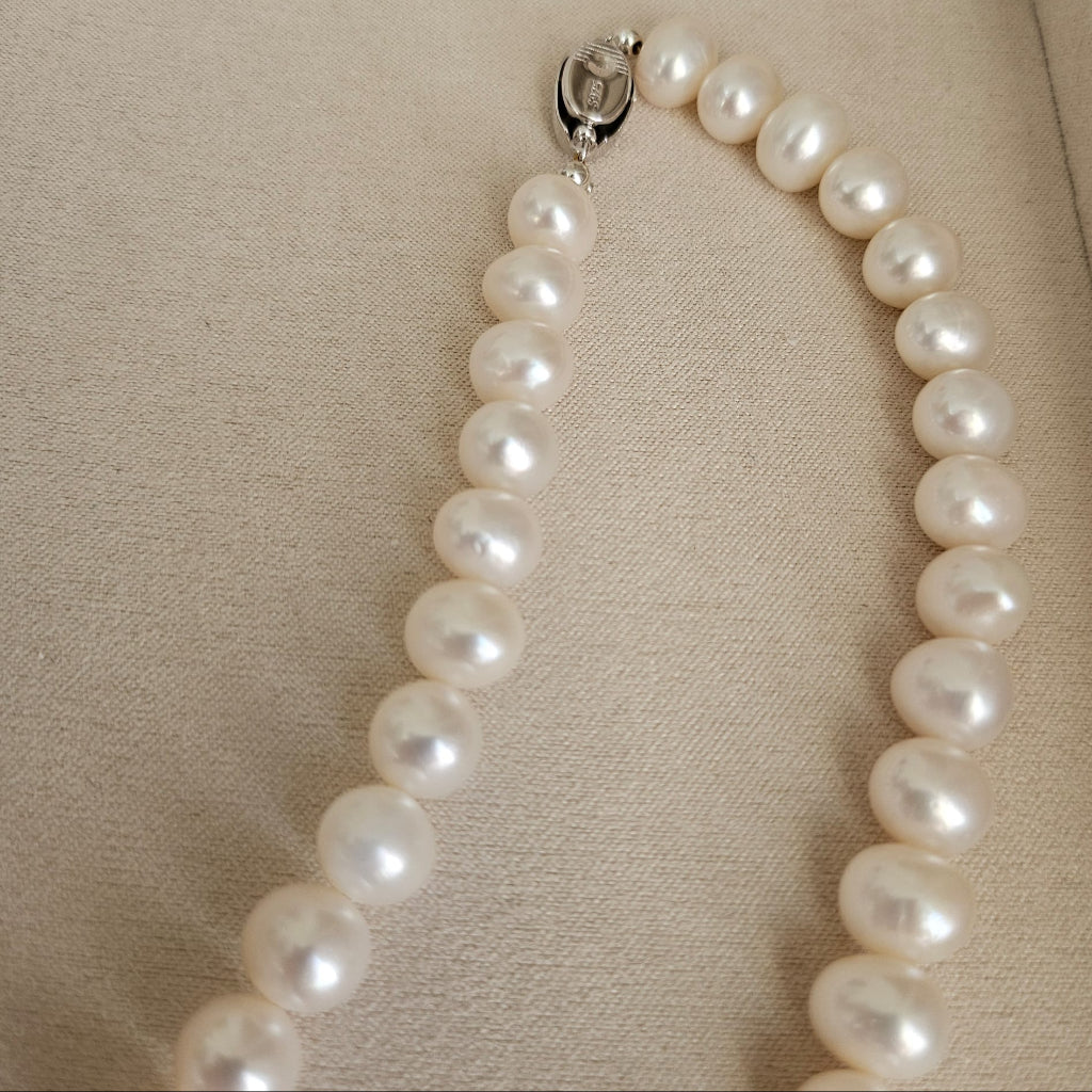 8.5–9.5 mm White Freshwater Pearl Necklace, 40 cm, Silver Clasp