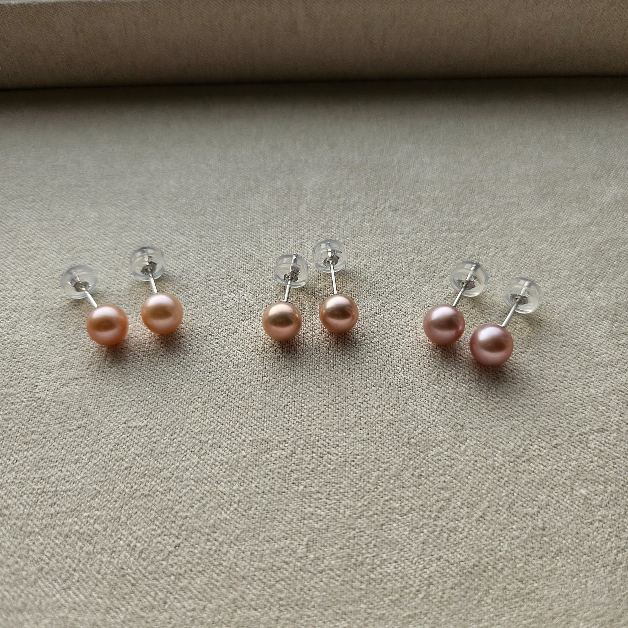 Poetic Haze · 6mm Cultured Freshwater Pearl Studs (3 Colors)