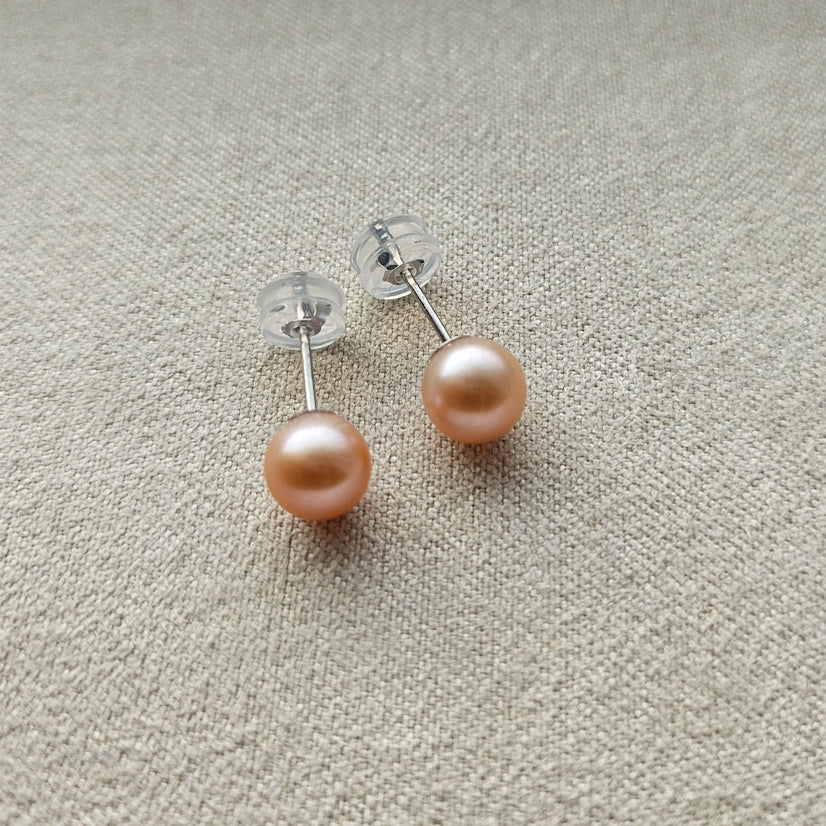 Poetic Haze · 6mm Cultured Freshwater Pearl Studs (3 Colors)